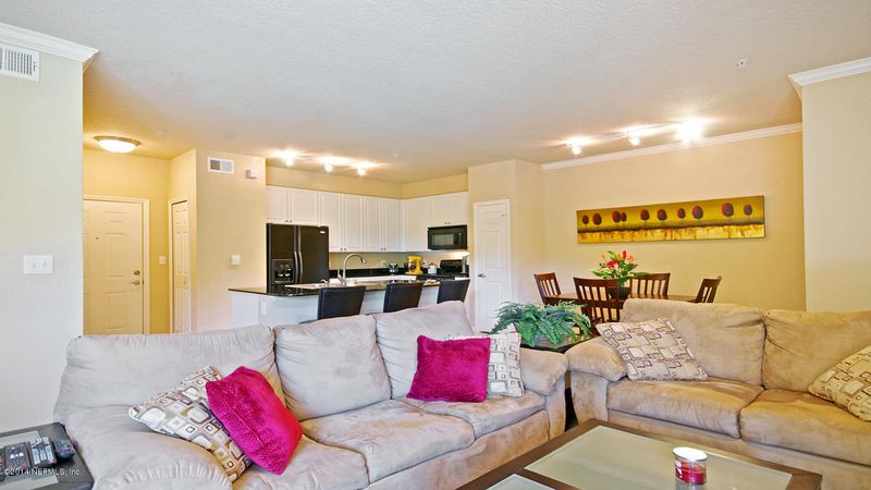 8539 Gate Pw W #9326, Jacksonville, FL 32216