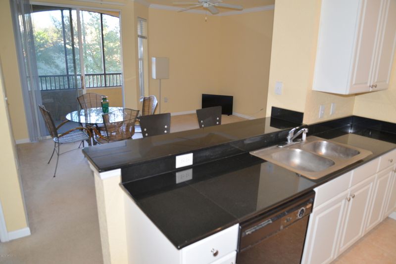 8539 W Gate Pw #423, Jacksonville, FL 32216