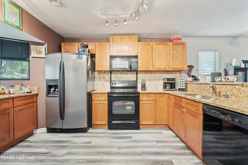 8545 Cross Timbers Dr W, Jacksonville, FL 32244