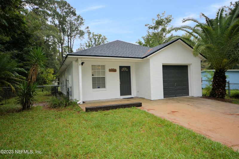 8548 Newton Rd, Jacksonville, FL 32216