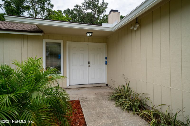 855 Duskin Dr, Jacksonville, FL 32216