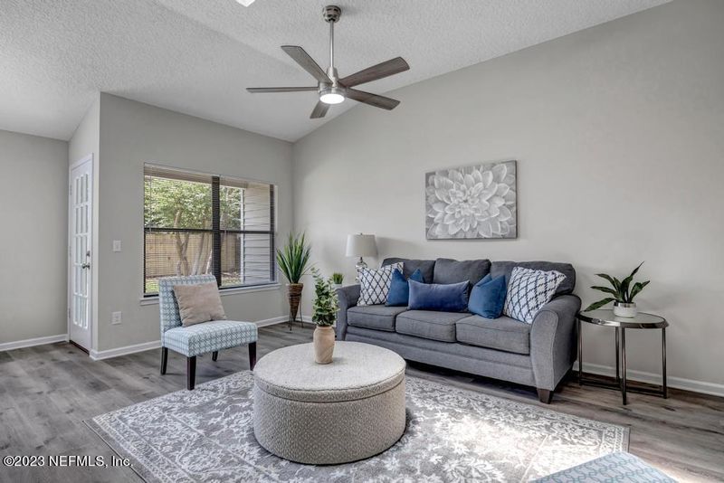 8560 Moss Pointe Trl N, Jacksonville, FL 32244