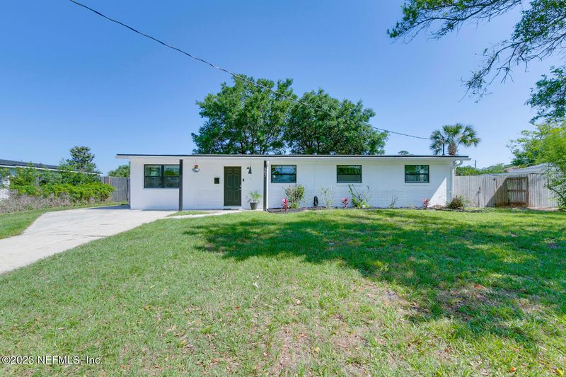 857 Amberjack Ln, Atlantic Beach, FL 32233