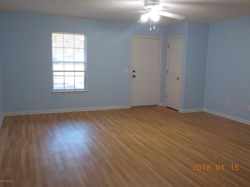 857 Center St N, Baldwin, FL 32234