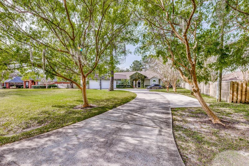 86 Swimming Pen Dr, Middleburg, FL 32068