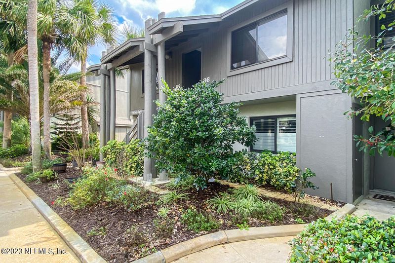 86 Village Del Lago Cir, St Augustine, FL 32080