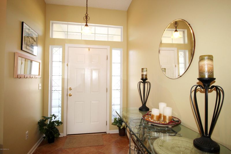860 Mackenzie Cir, St Augustine, FL 32092