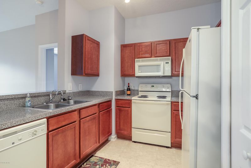 8601 Beach Blvd #1220, Jacksonville, FL 32216