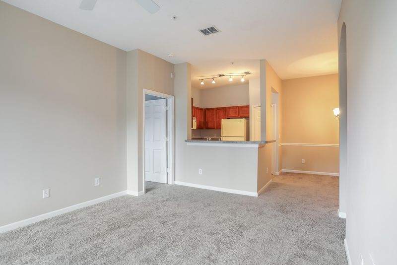 8601 Beach Blvd #1220, Jacksonville, FL 32216