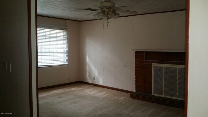 86030 Palm Tree Dr, Yulee, FL 32097