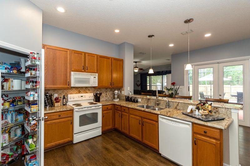 8608 Floorstone Mill Dr, Jacksonville, FL 32244