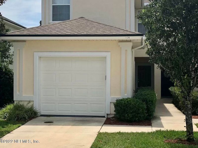 861 Southern Creek Dr, Jacksonville, FL 32259