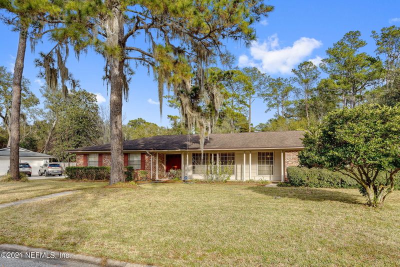 8617 San Servera Dr E, Jacksonville, FL 32217
