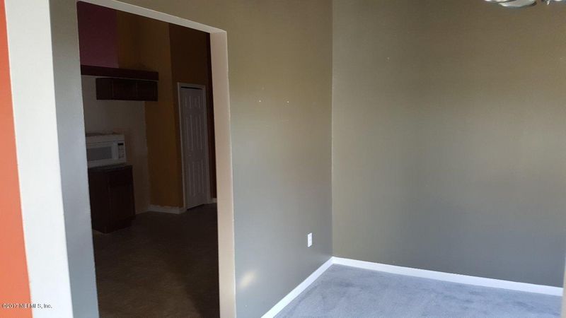 8633 Star Leaf Rd N, Jacksonville, FL 32210