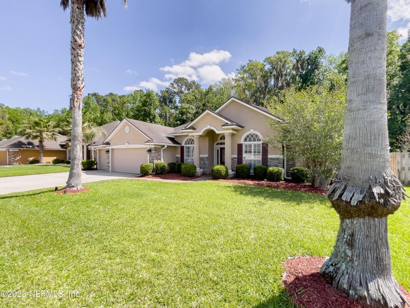 864 Reflection Cove Rd, Jacksonville, FL 32218