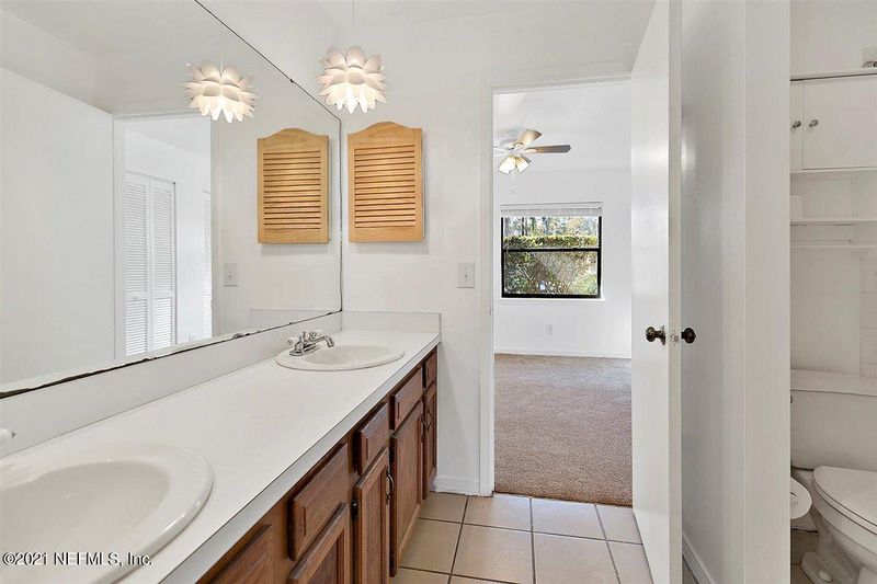 8647 Deermoss Way E, Jacksonville, FL 32217