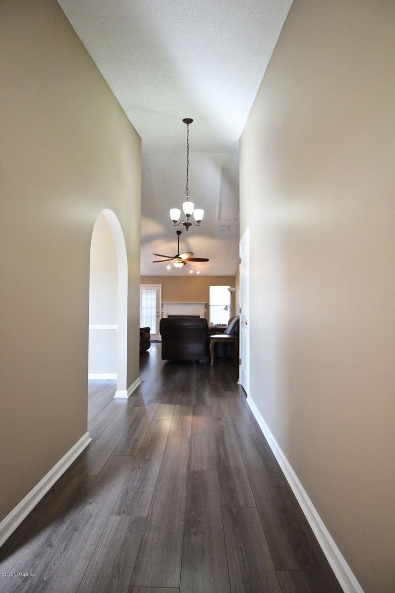 8671 Dellbridge Ct, Jacksonville, FL 32244