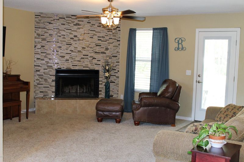 8679 Marietta Meadows Dr, Jacksonville, FL 32220