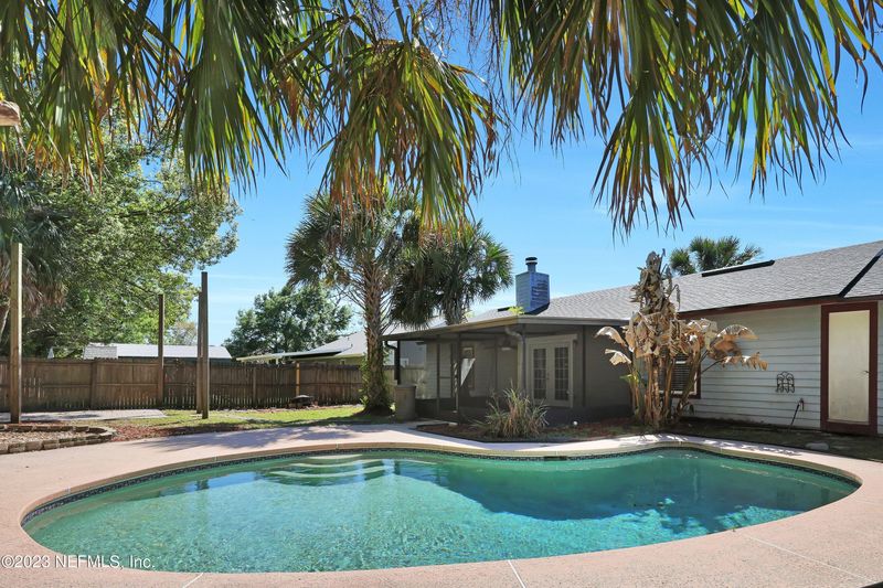 869 Duskin Dr, Jacksonville, FL 32216