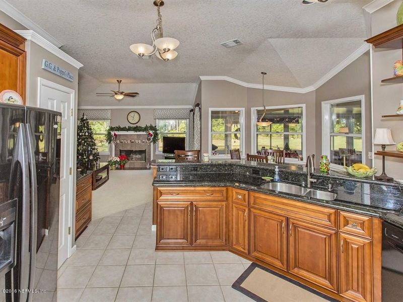 8700 Southern Glen Dr, Jacksonville, FL 32256