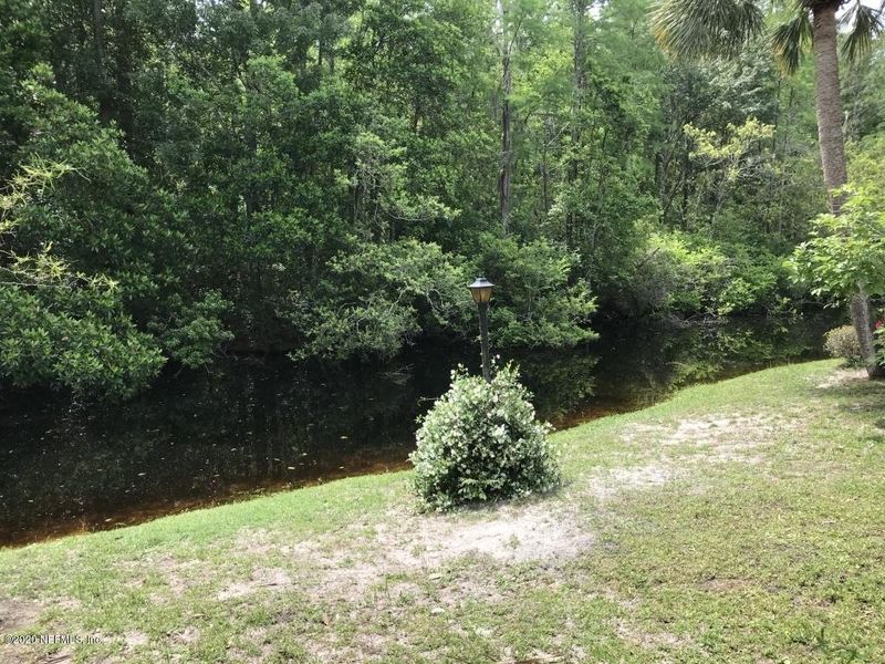 8709 Como Lake Dr, Jacksonville, FL 32256