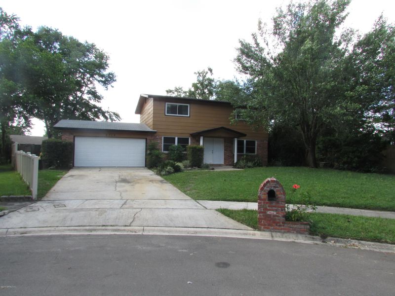 8710 Pinon Dr, Jacksonville, FL 32221