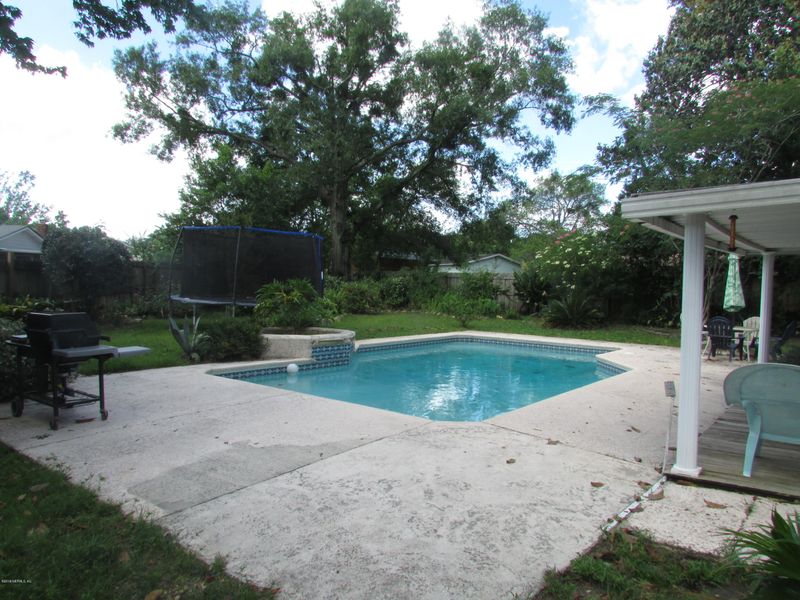 8710 Pinon Dr, Jacksonville, FL 32221