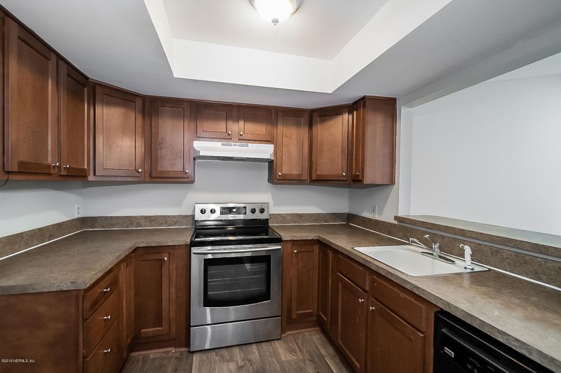 8713 Pinevalley Ln, Jacksonville, FL 32244