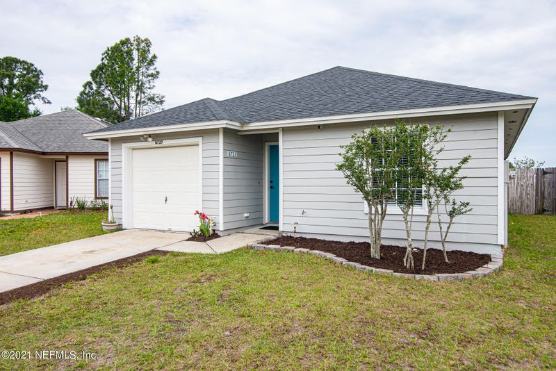 8727 Townsquare Dr N, Jacksonville, FL 32216