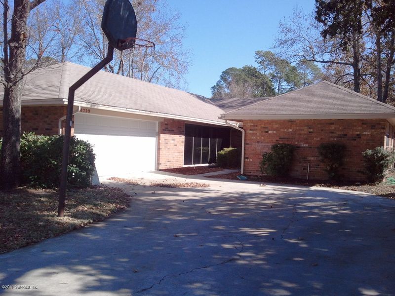 8729 Osprey Ln, Jacksonville, FL 32217