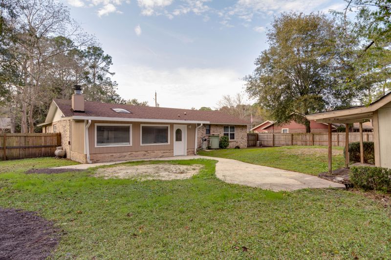873 Orangewood Rd, St Johns, FL 32259