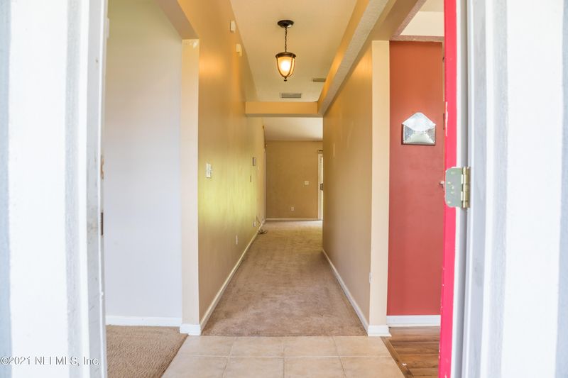8748 Springtree Rd, Jacksonville, FL 32210