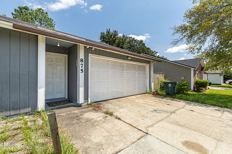 875 Duskin Dr, Jacksonville, FL 32216