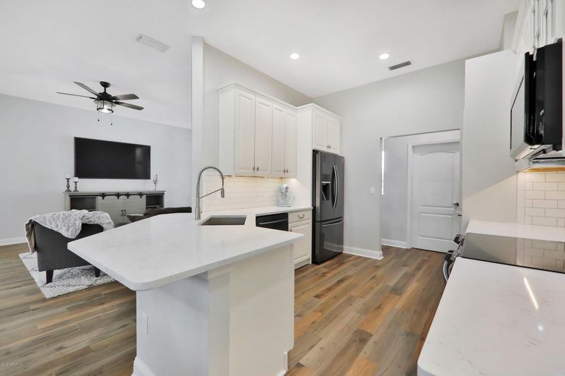 87565 Creekside Dr, Yulee, FL 32097