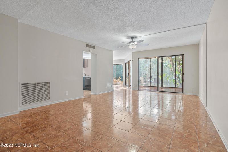 8759 Como Lake Dr #8759, Jacksonville, FL 32256