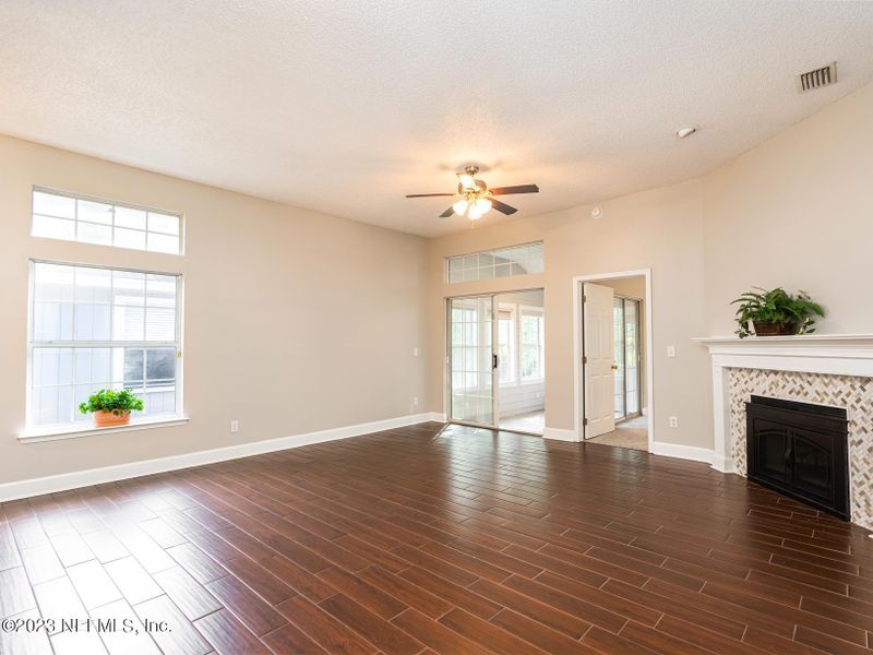 876 Putters Green Way N, St Johns, FL 32259
