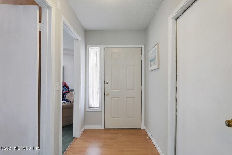 8761 Kersey Dr, Jacksonville, FL 32216