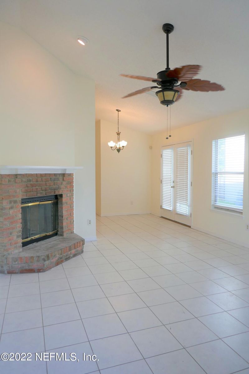 8770 Townsquare Dr S, Jacksonville, FL 32216