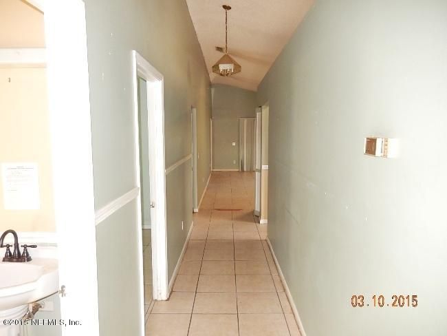 8777 Pinevalley Ln, Jacksonville, FL 32244