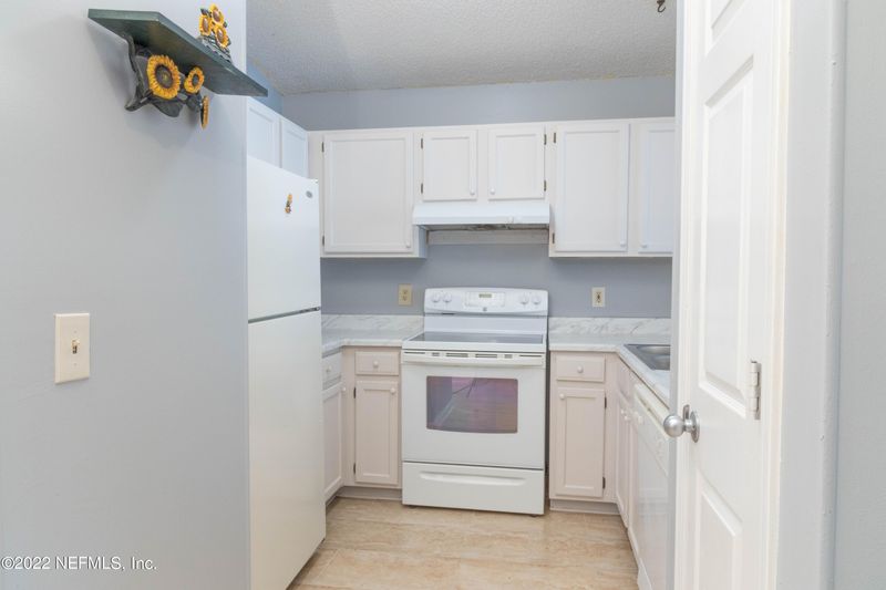 880 Candleknoll Ln, Jacksonville, FL 32225