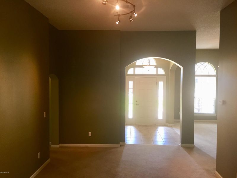 880 Reflection Cove Rd E, Jacksonville, FL 32218