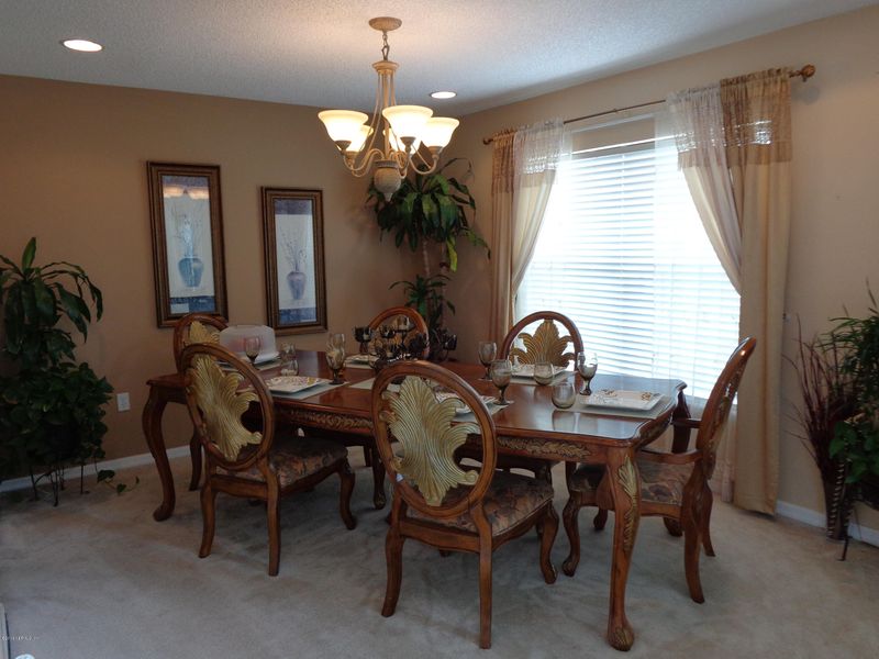 8802 Oxfordshire Dr, Jacksonville, FL 32219