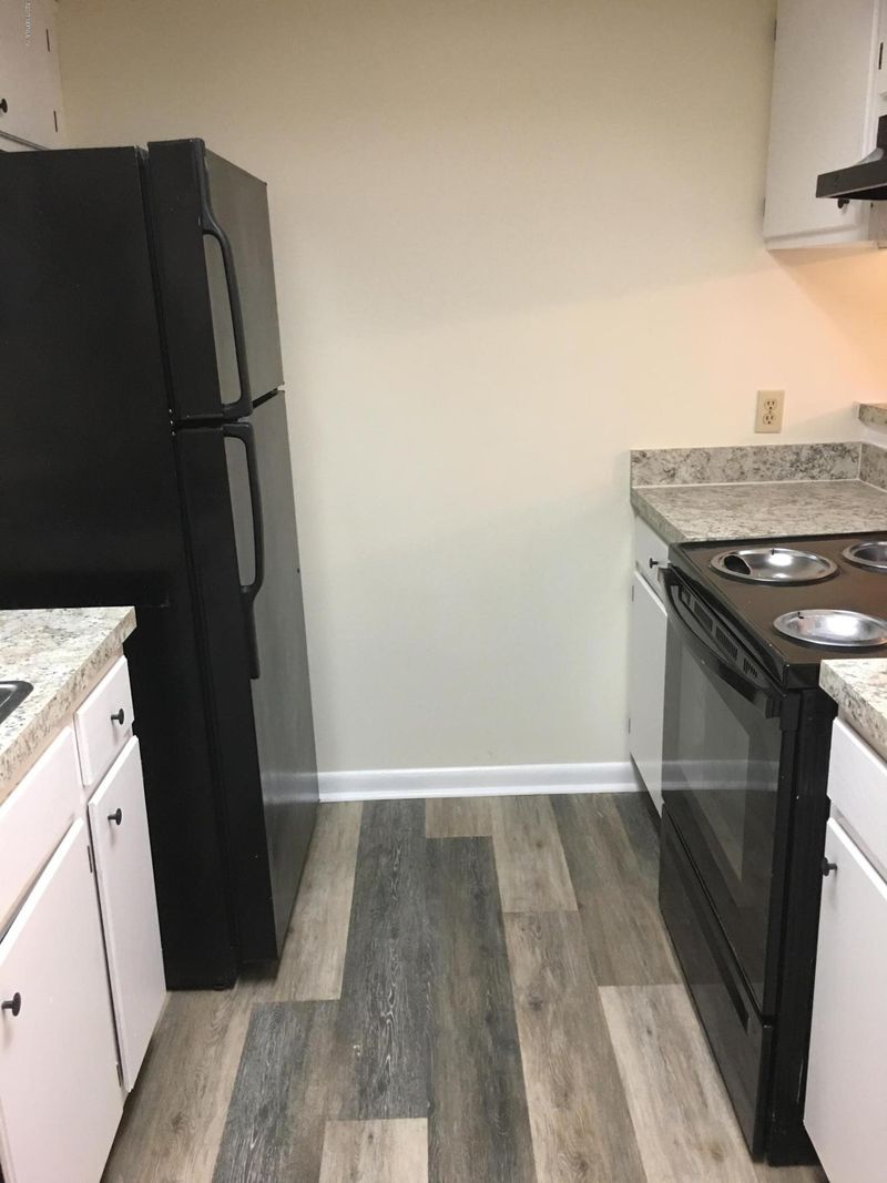 8804 Whispering Pines Dr, Jacksonville, FL 32244
