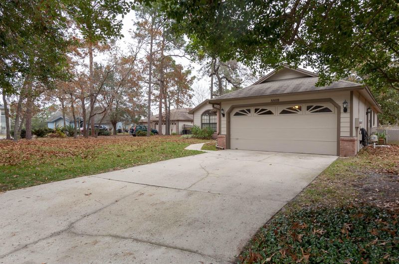 8809 Ivy Mill Pl N, Jacksonville, FL 32244