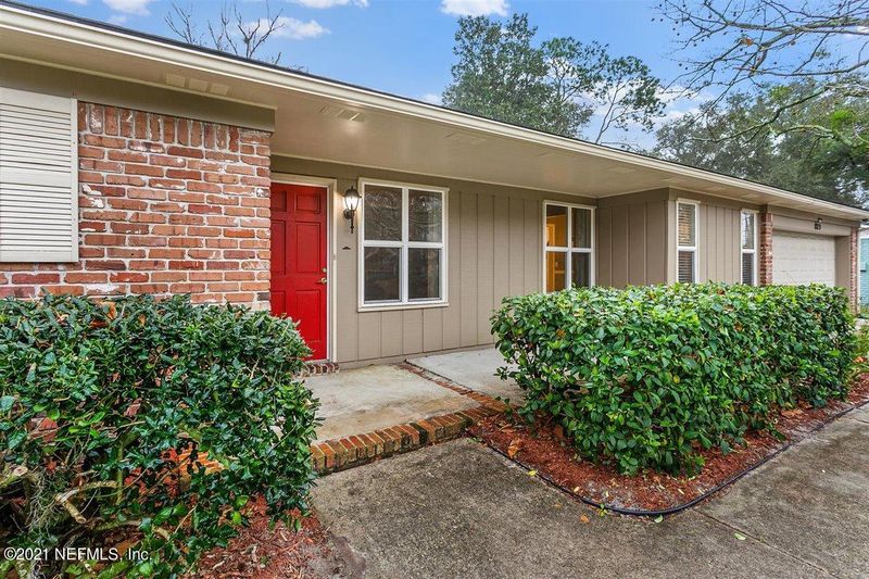 8819 Runnymeade Rd, Jacksonville, FL 32257
