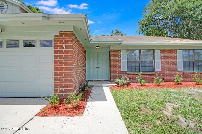 8821 Falcon Trace Dr N, Jacksonville, FL 32222