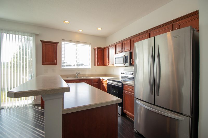 8828 Shell Island Dr, Jacksonville, FL 32216