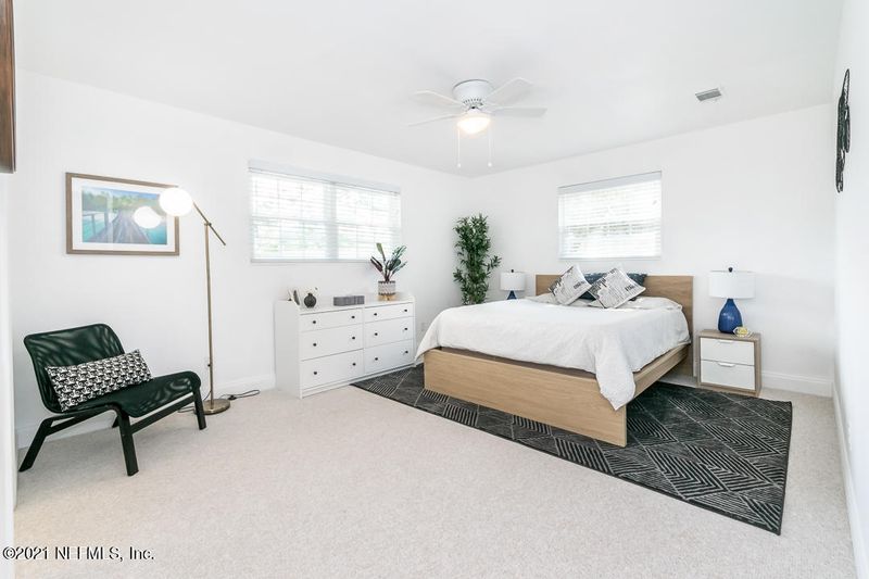 8829 Runnymeade Rd, Jacksonville, FL 32257