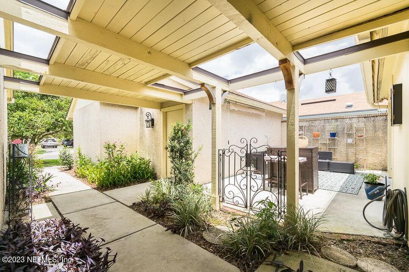 8833 Belle Rive Blvd, Jacksonville, FL 32256