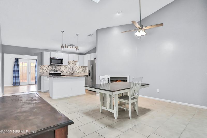 8858 Cavender Dr, Jacksonville, FL 32216